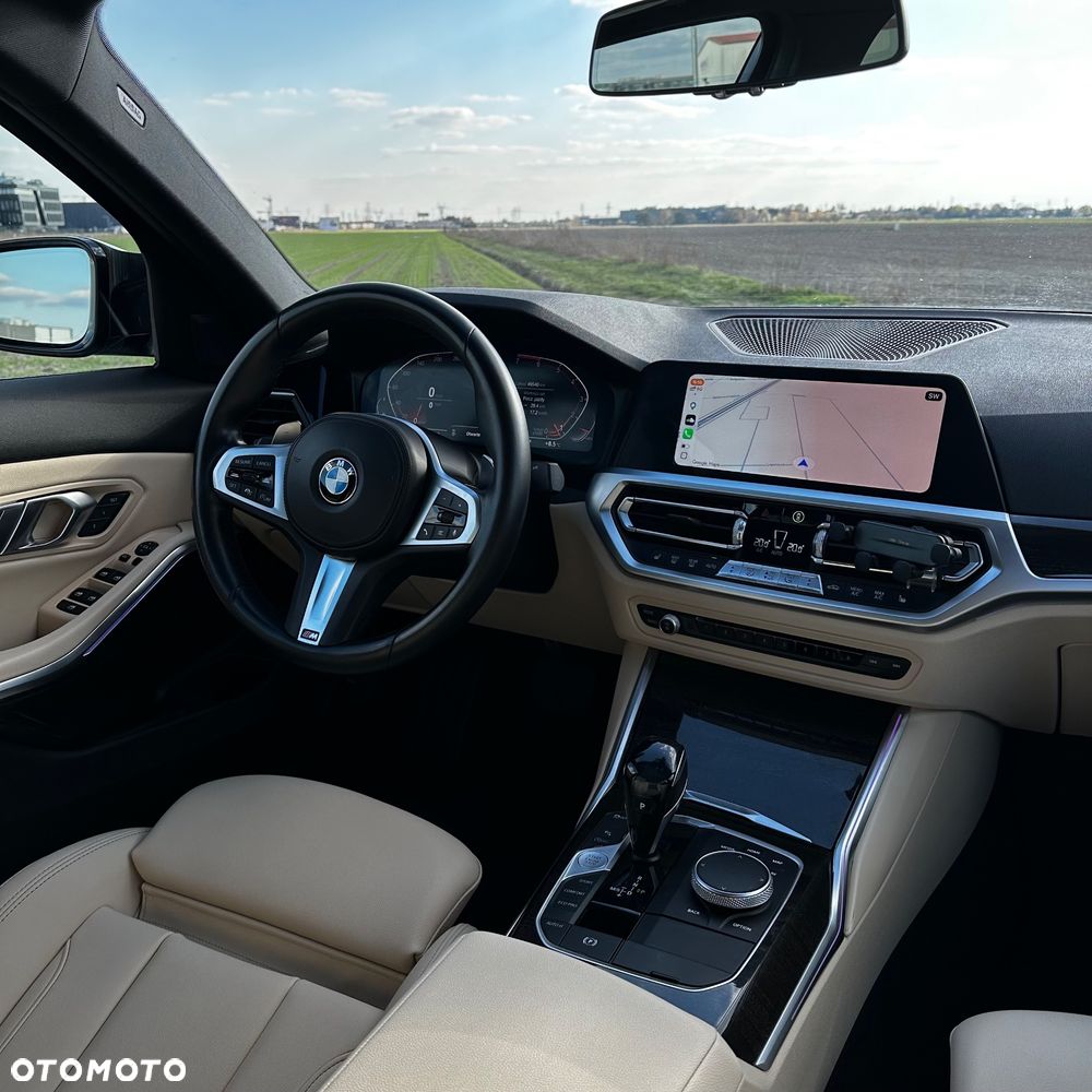 BMW Seria 3 330i M Sport - 10