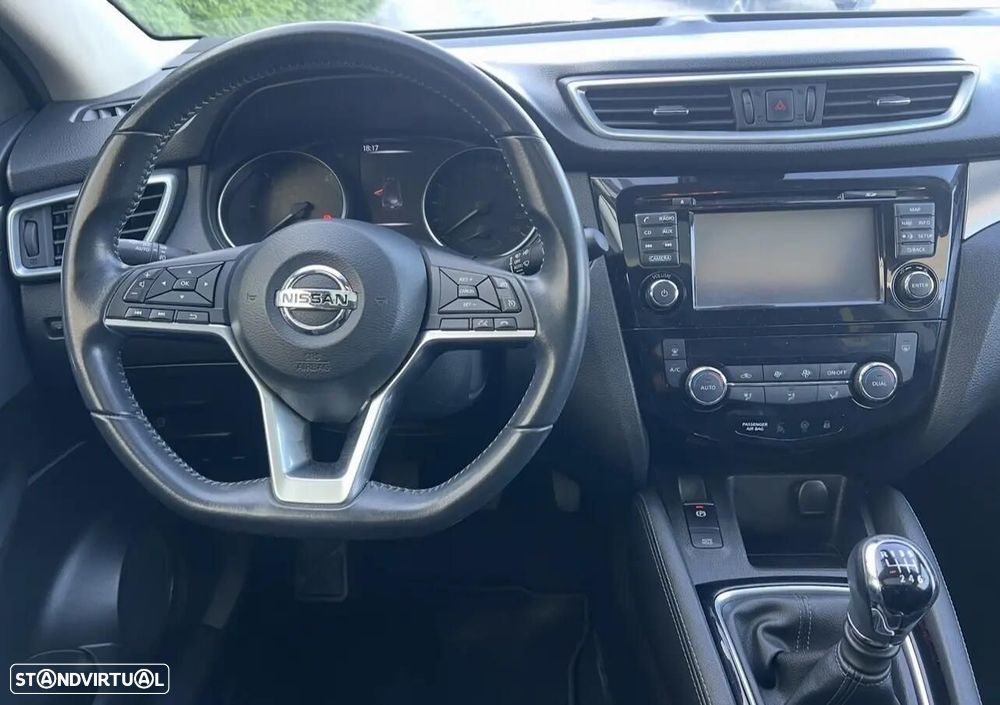 Nissan Qashqai 1.5 dCi N-Connecta J18+Led - 10