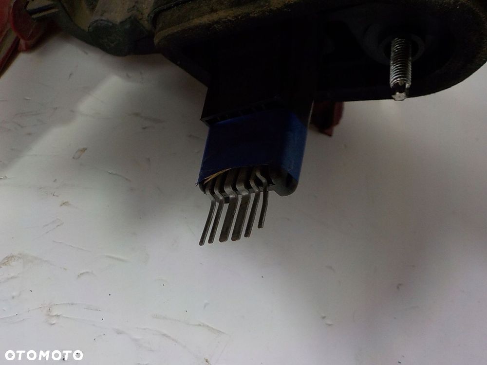 PEUGEOT 207 SW KOMBI LAMPA PRAWA TYŁ TYLNA - 4