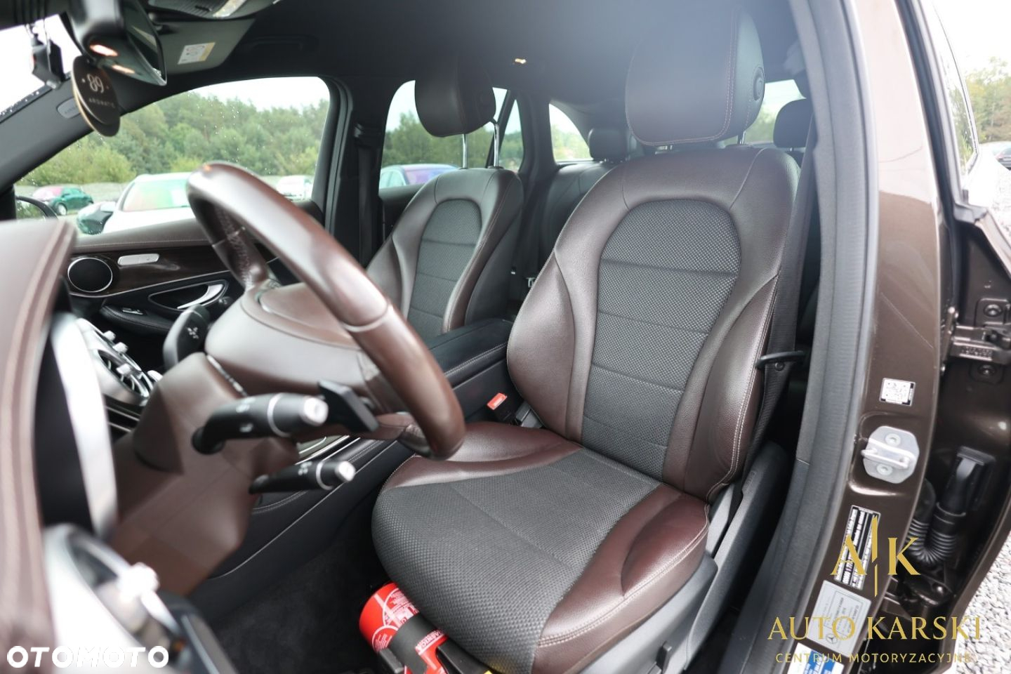 Mercedes-Benz GLC - 32