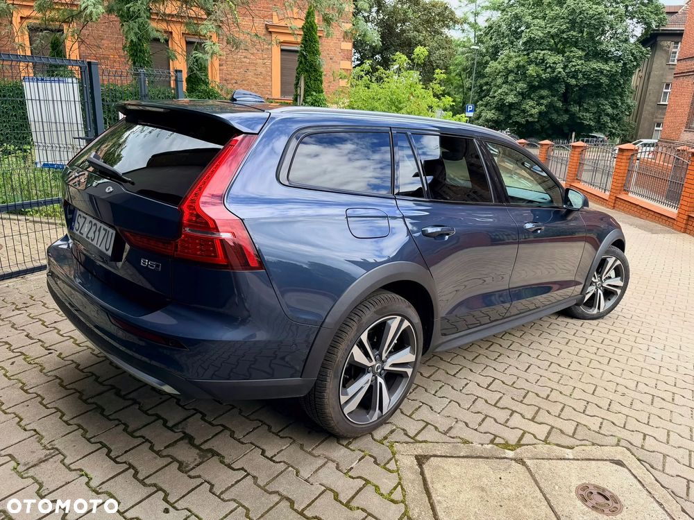 Volvo V60 Cross Country B5 B AWD Plus - 8