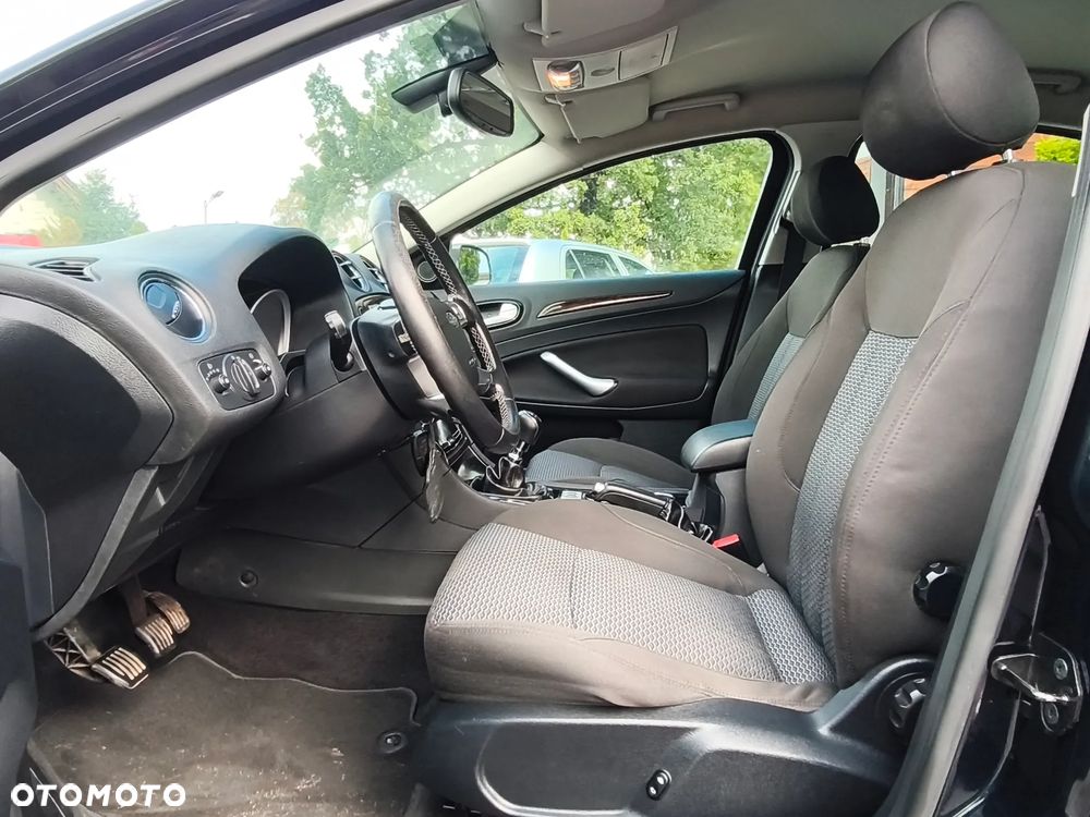 Ford Mondeo 2.0 TDCi Titanium - 23