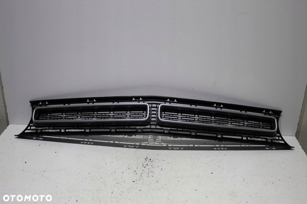 Dodge Challenger Grill Oryginał Ładny 15r - 1