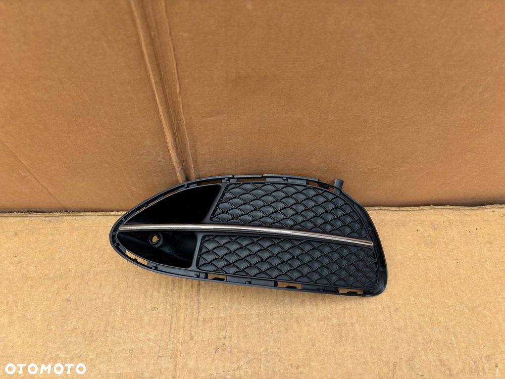 MERCEDES E KLASA W212 LIFT ORYGINALNA KRATKA ZDERZAKA PRZEDNIEGO LEWA LEWY PRZÓD CHROM A2128852722 A2128851922 - 1