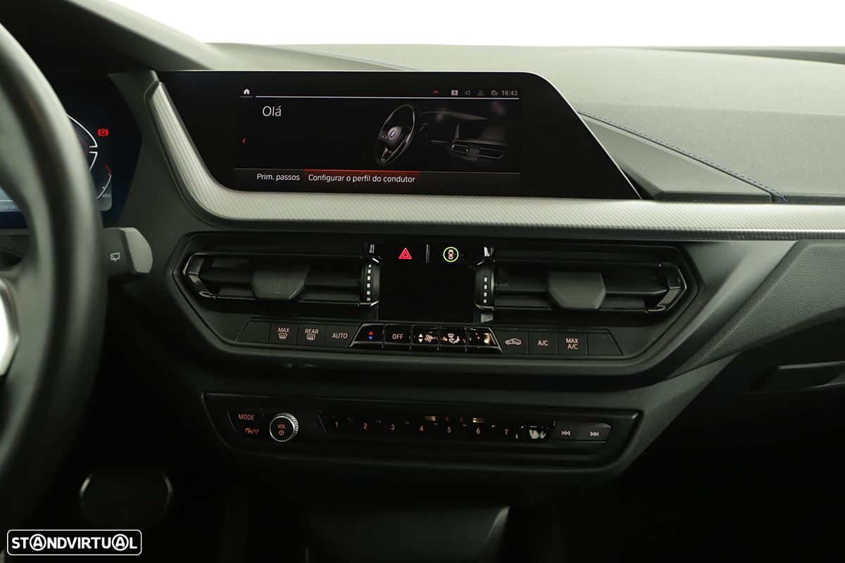 BMW 116 d Pack Desportivo M Auto - 11