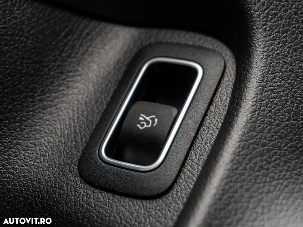 Mercedes-Benz CLA 180 d 7G-DCT Progressive - 24