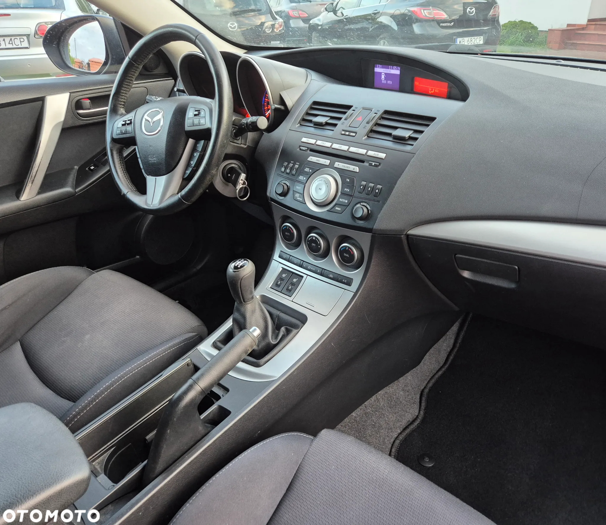Mazda 3 1.6 Active + - 26