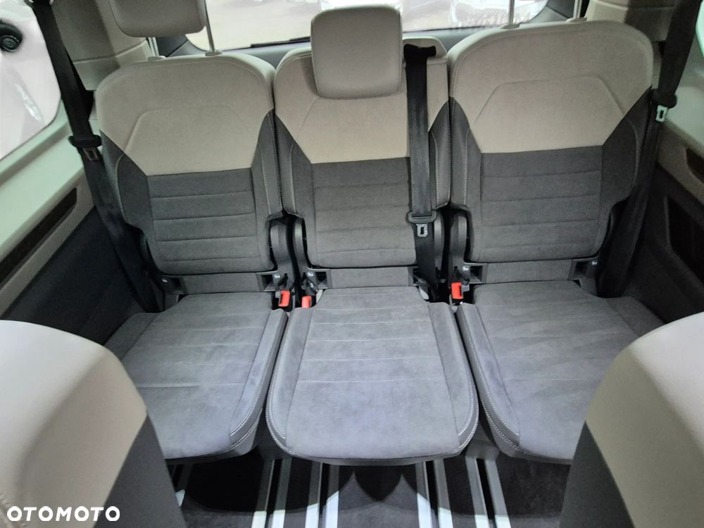 Volkswagen Multivan - 20