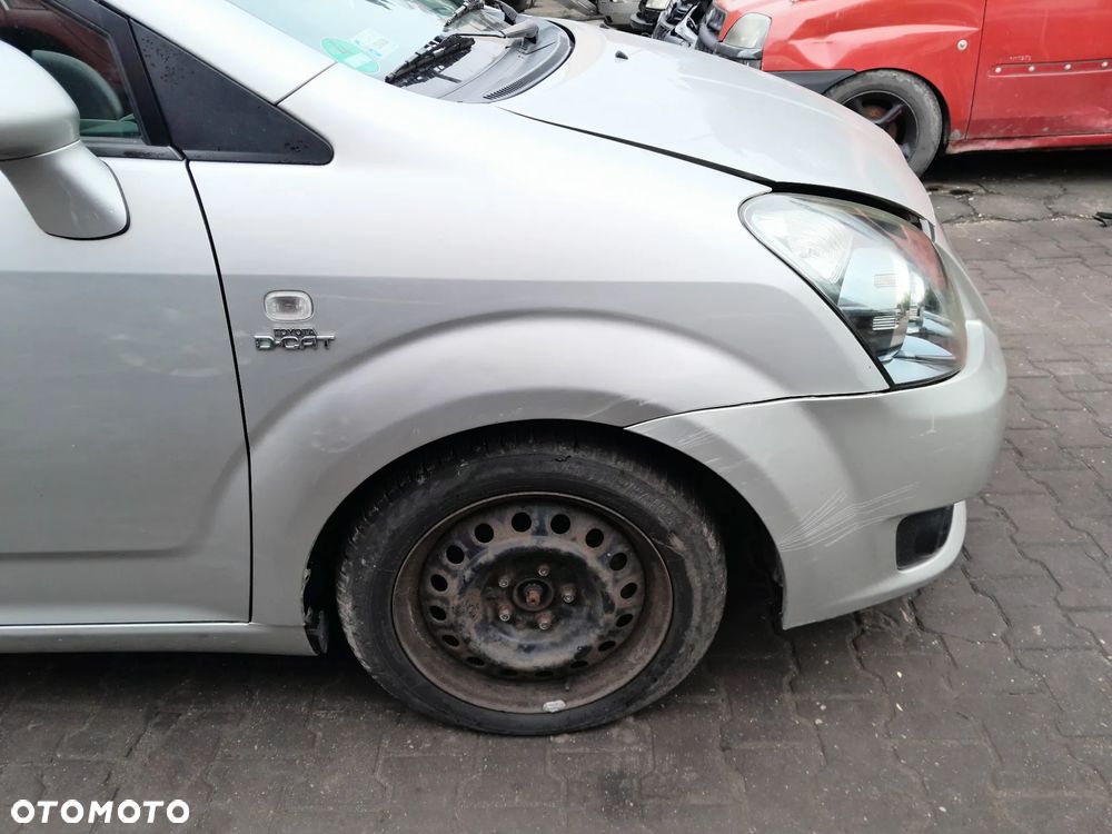 Błotnik przedni prawy TOYOTA Corolla Verso II lift 06-09r. 1C0 - 1