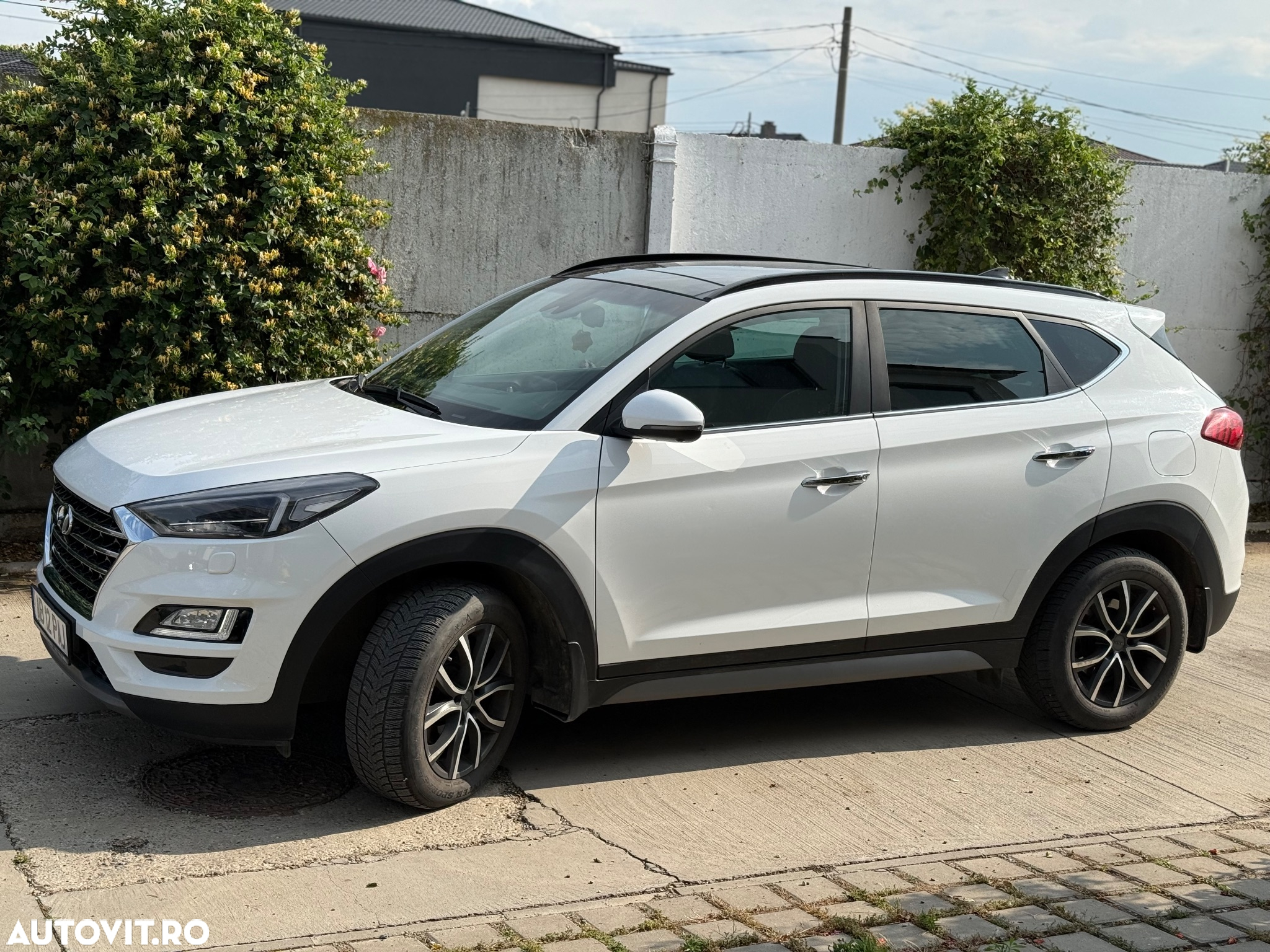 Hyundai Tucson 2.0 CRDI 4WD 8AT Luxury - 2