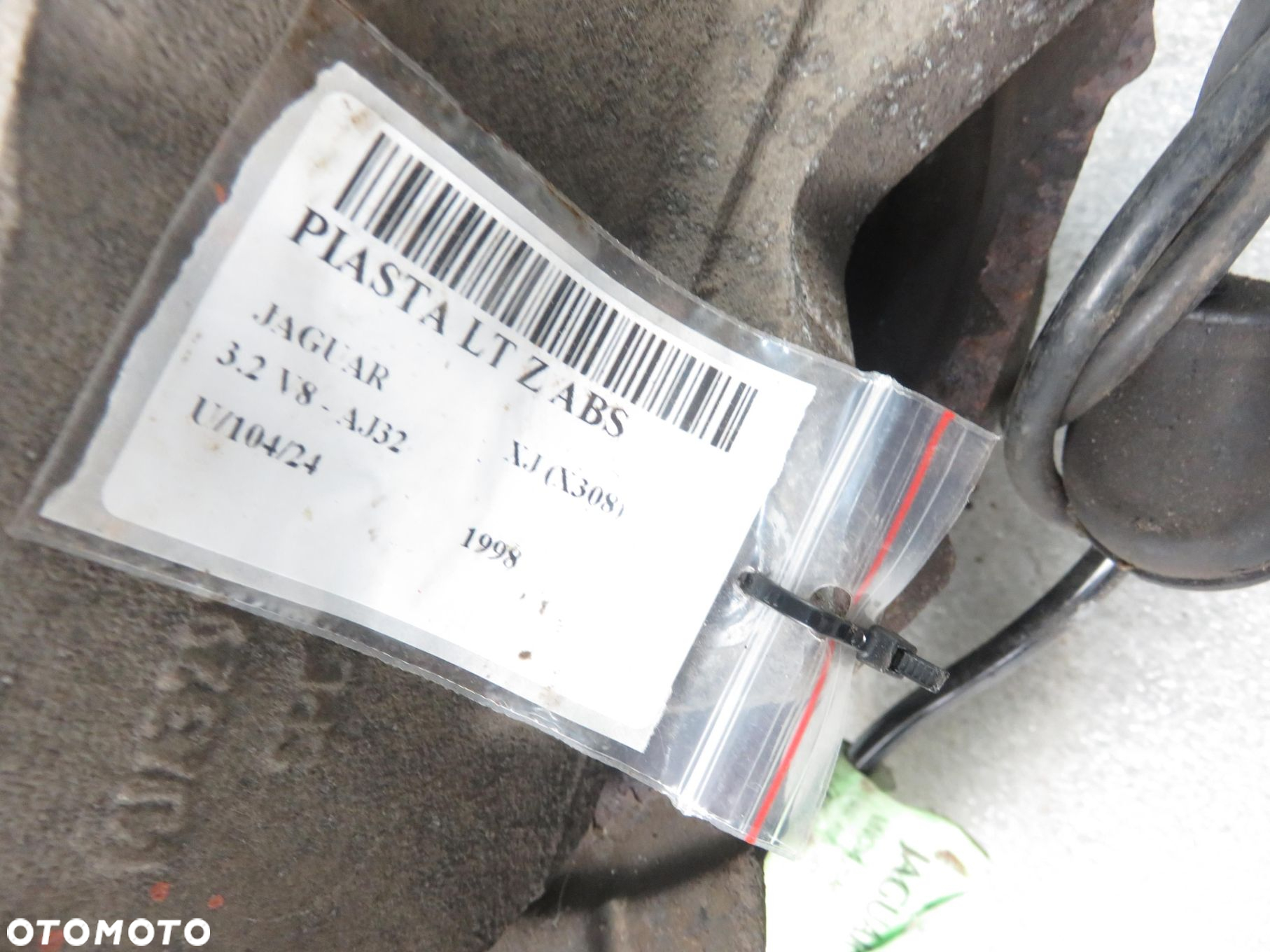 PIASTA TYLNA LEWA JAGUAR XJ 3.2 V8 237 - AJ32 - 7