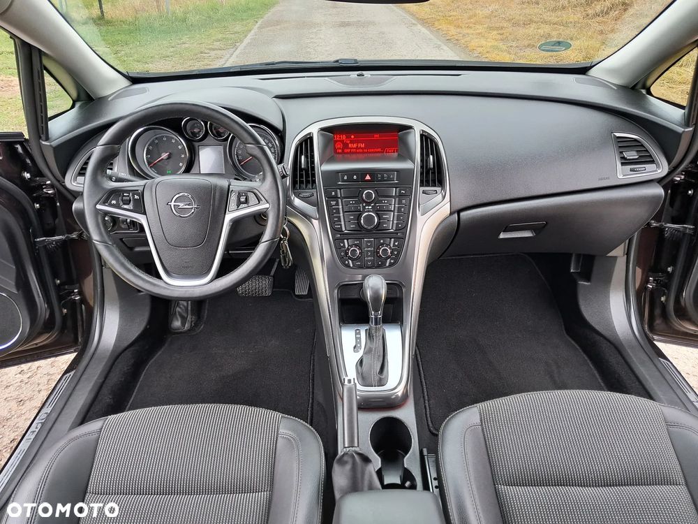 Opel Astra IV 1.4 T Cosmo - 9