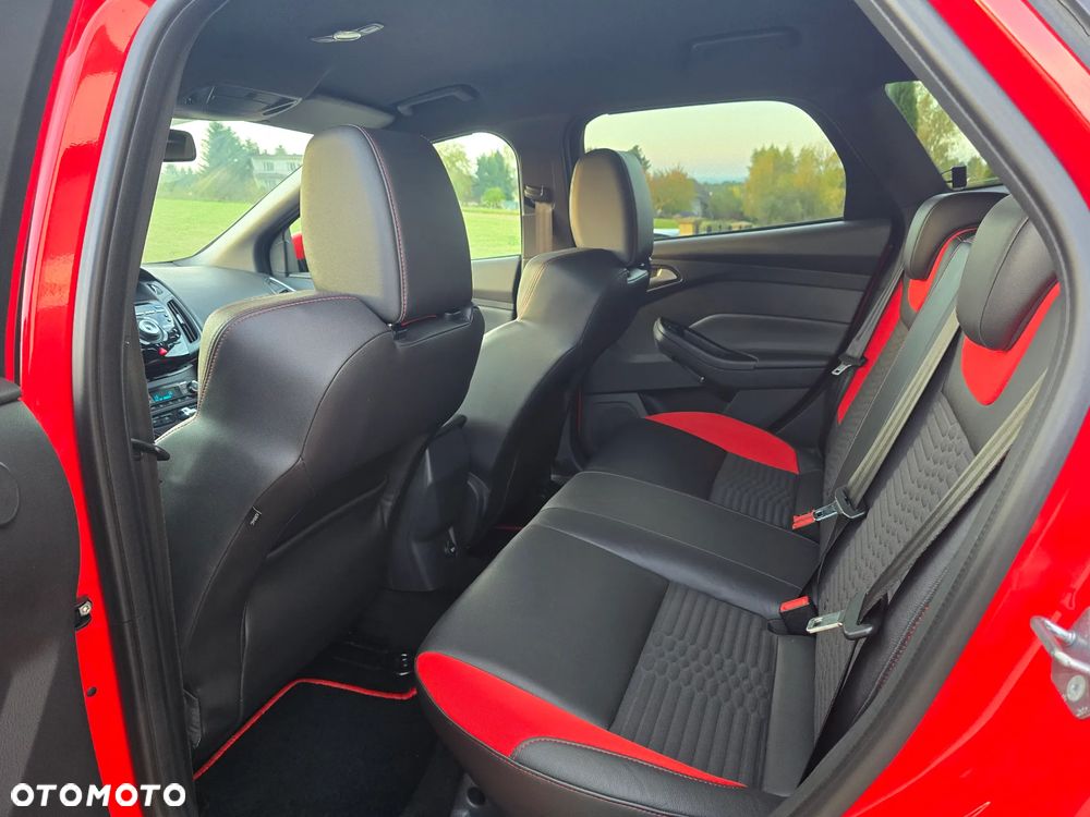 Ford Focus 2.0 EcoBoost ST - 28