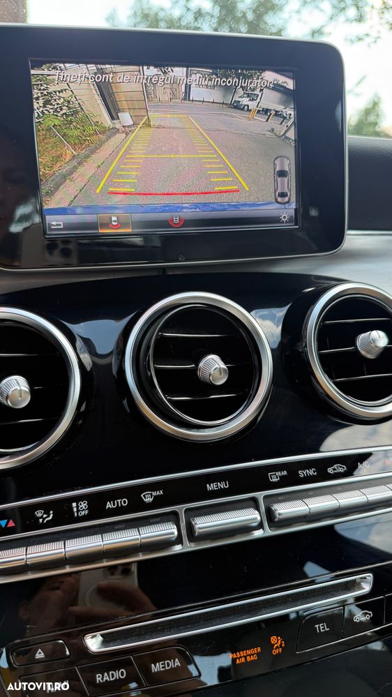 Mercedes-Benz C - 12