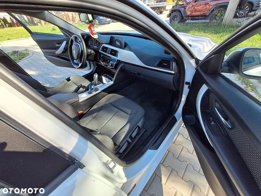 BMW Seria 3 - 12