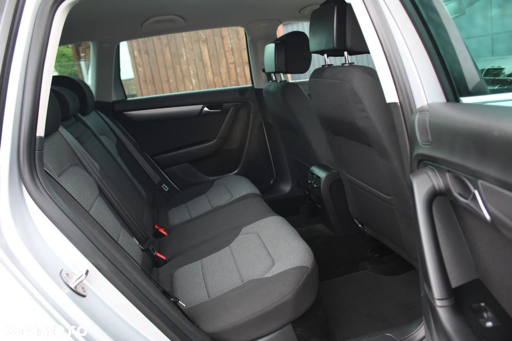 Volkswagen Passat Variant 2.0 Blue TDI SCR Comfortline - 8