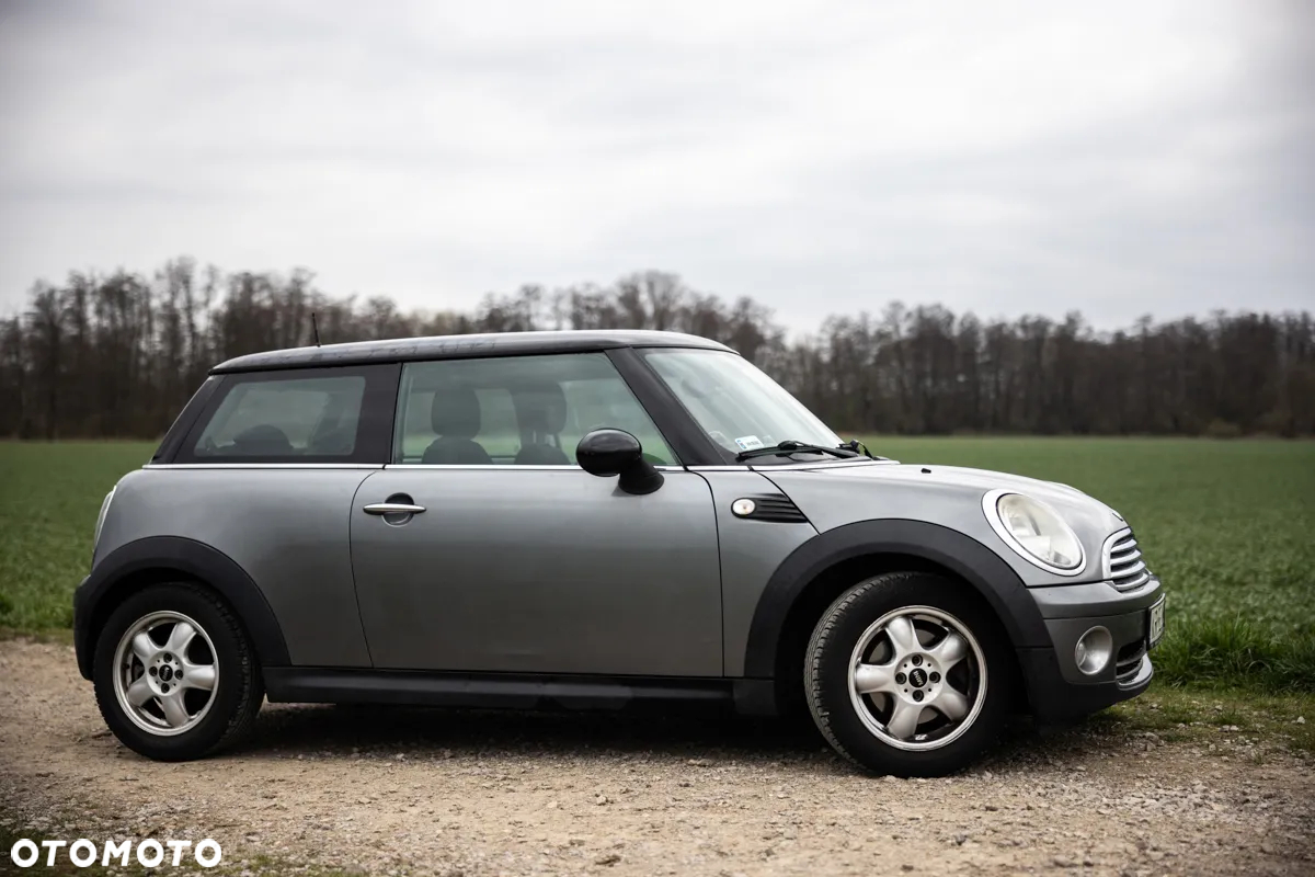 MINI Cooper Standard - 3