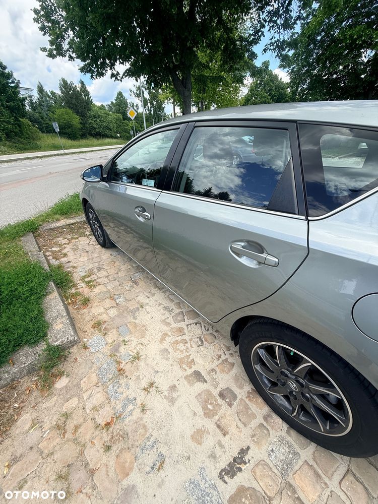 Toyota Auris 1.6 Premium MS - 2