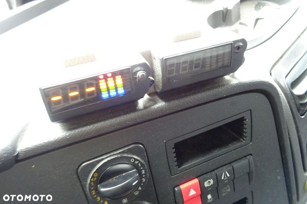 Mercedes-Benz Atego 1218 Euro 6 tylko 272 tys.km! kontener 18p winda - 35