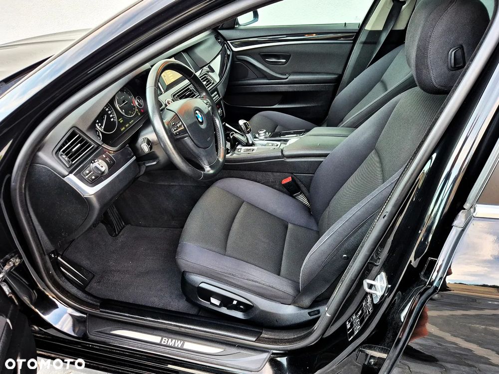 BMW Seria 5 520d Modern Line - 19