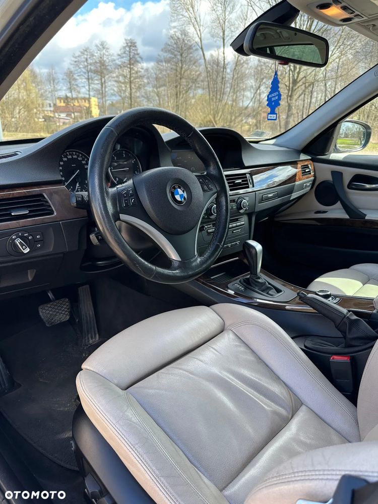 BMW Seria 3 320d xDrive DPF - 10