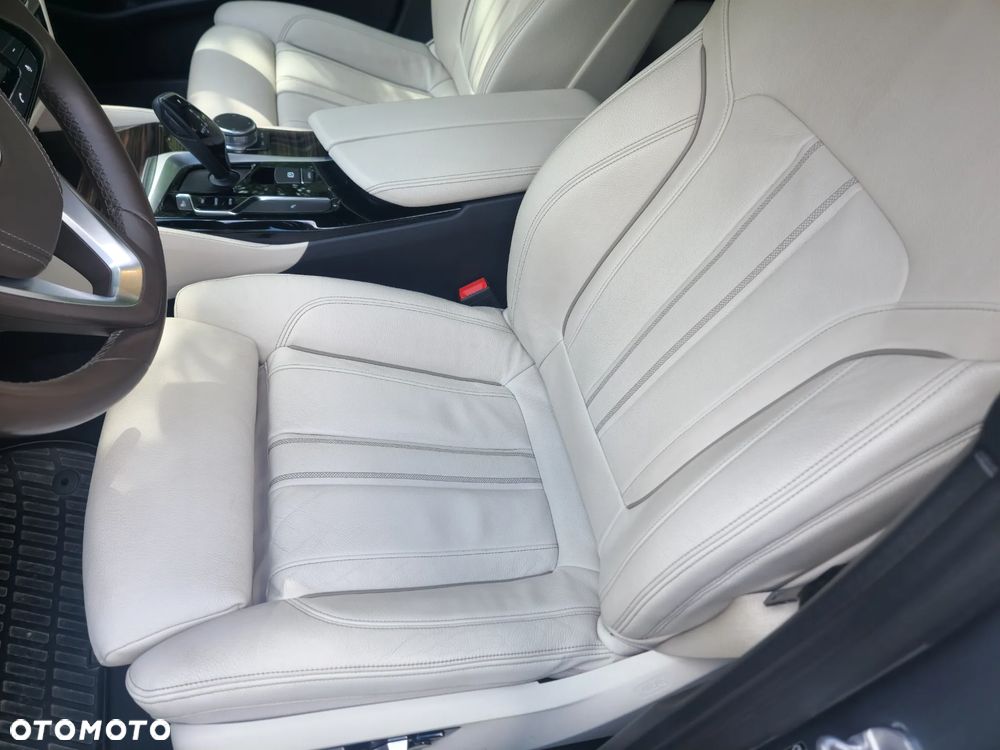 BMW Seria 5 520d Luxury Line - 11