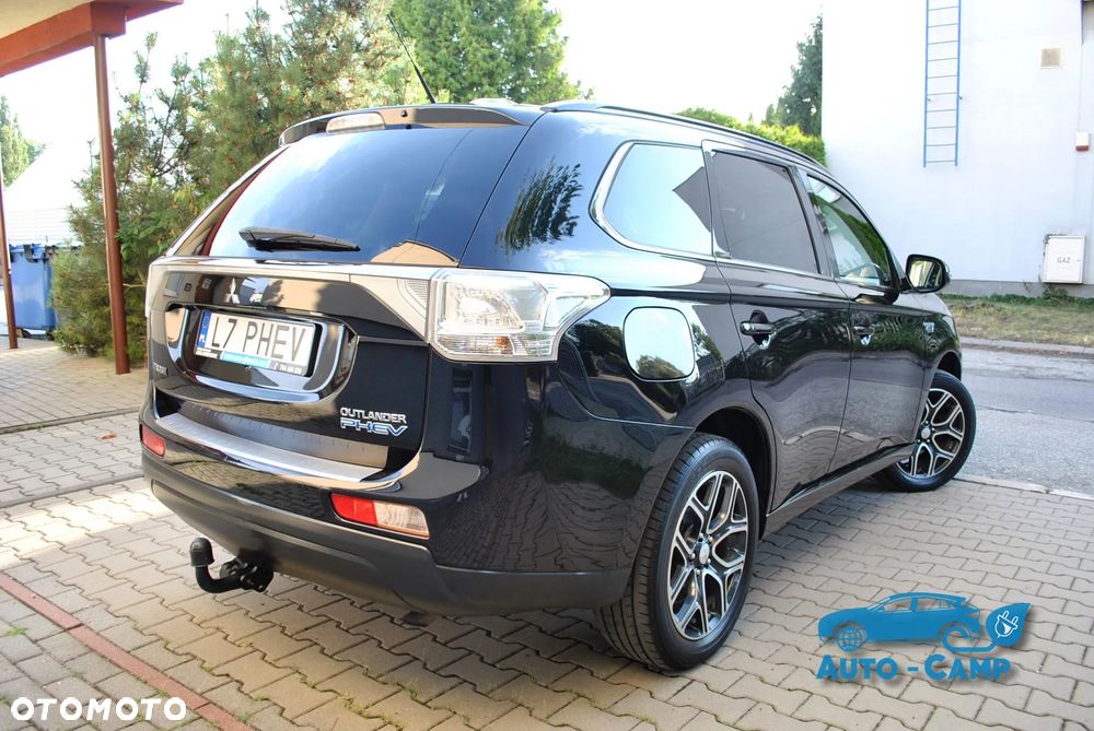 Mitsubishi Outlander Instyle NAVI + - 25