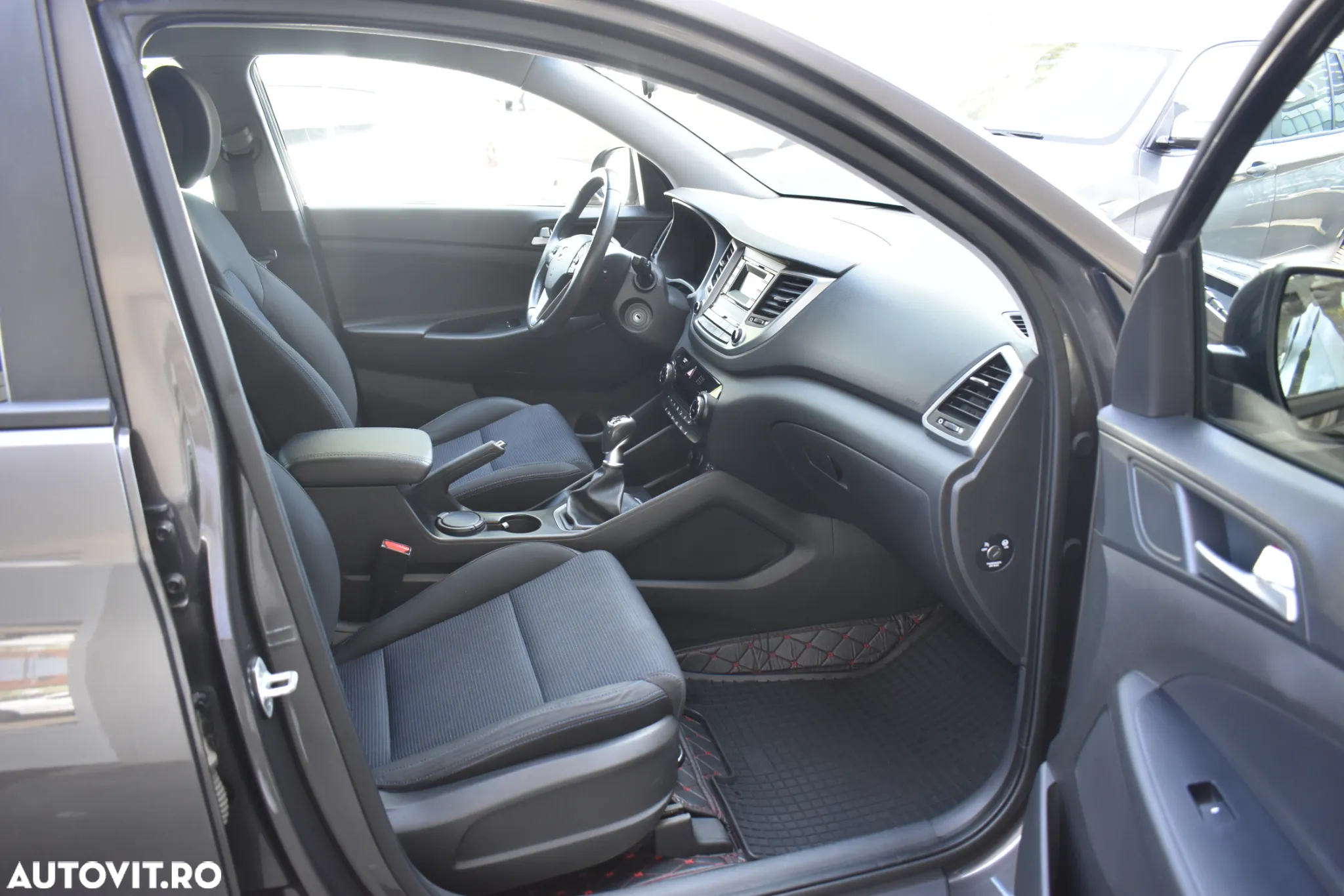 Hyundai Tucson 1.6 GDI 2WD 6MT Style - 31