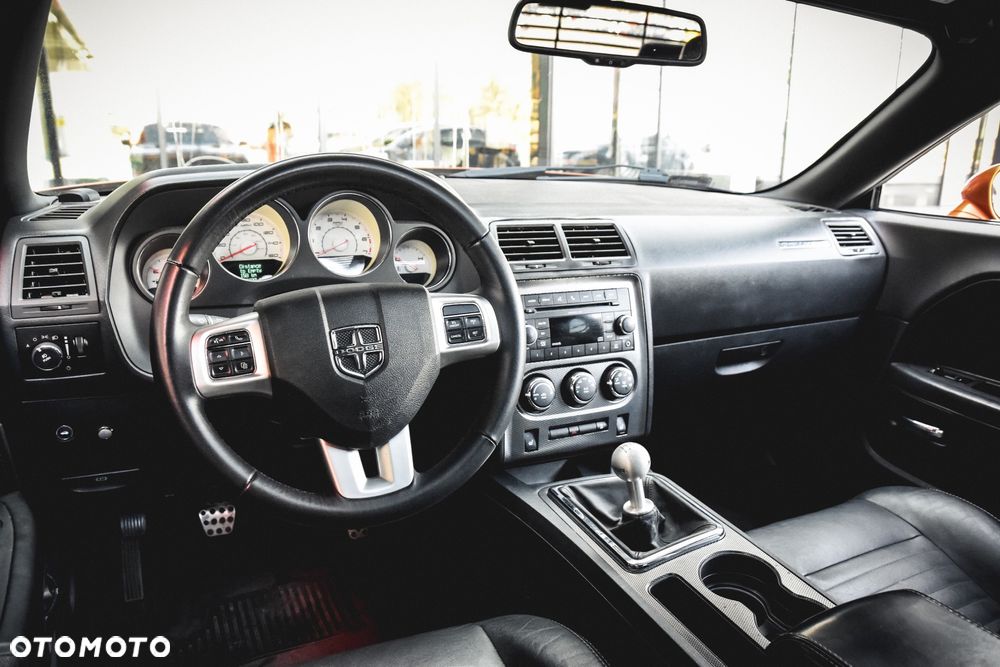 Dodge Challenger - 14