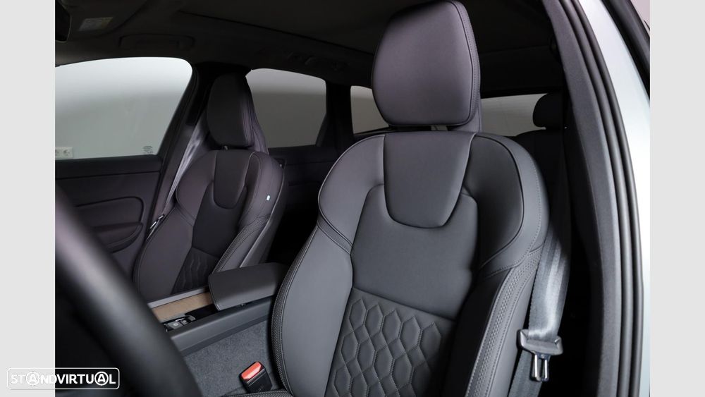 Volvo XC 60 2.0 T6 PHEV Plus Dark AWD - 14