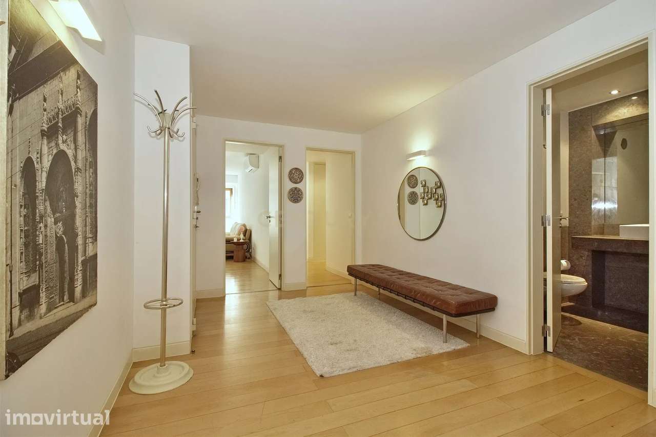 Apartamento T2 à Venda na Rua da Misericórdia, Chiado – Localização Pr - Grande imagem: 2/19