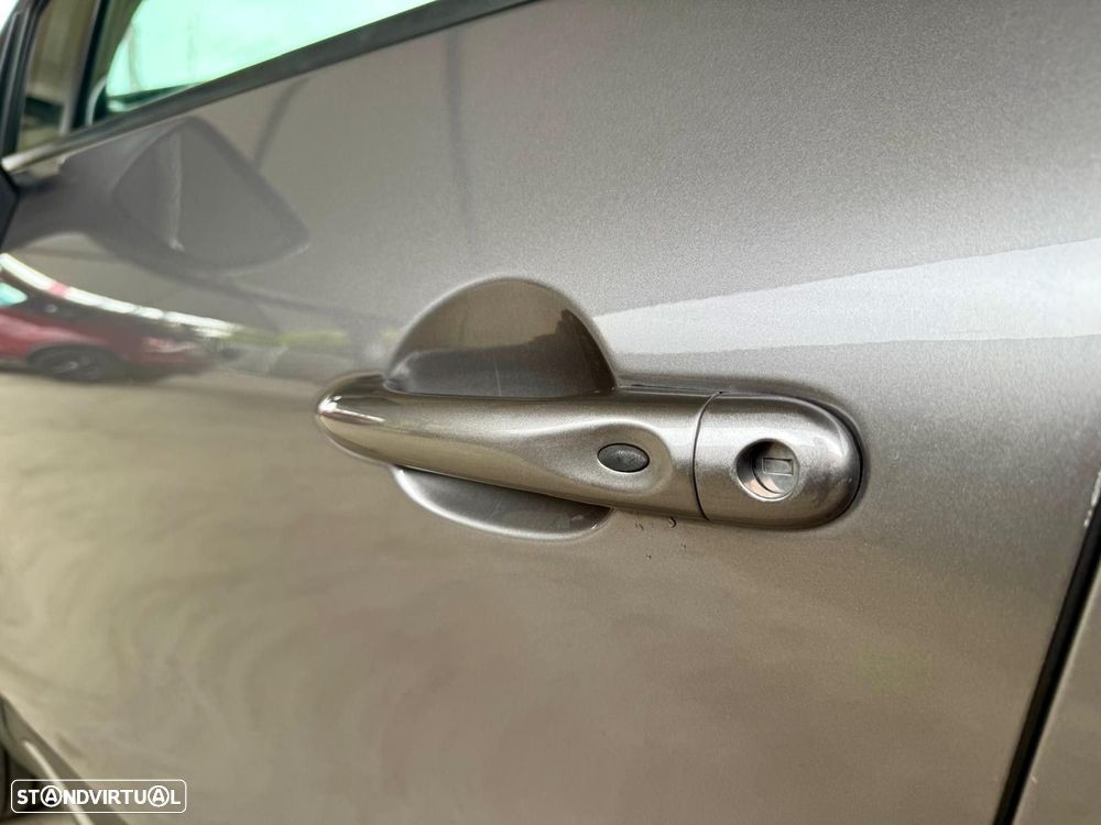 Renault Captur 1.5 dCi Exclusive - 17