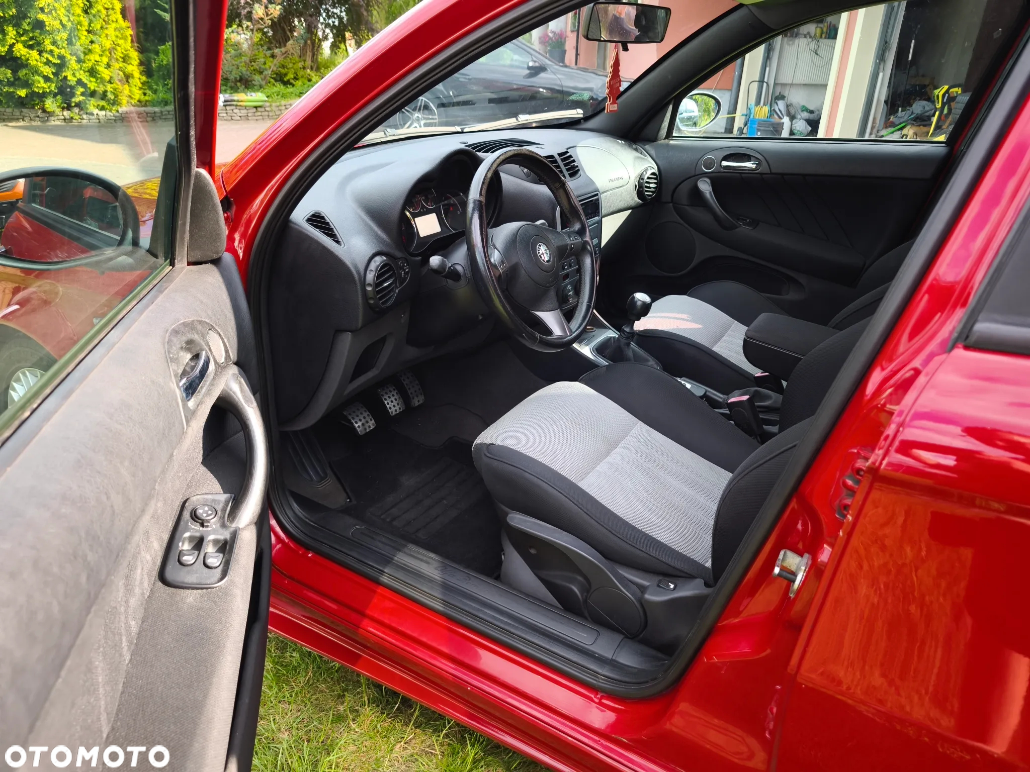 Alfa Romeo 147 1.9 JTD 16V Black Line - 13