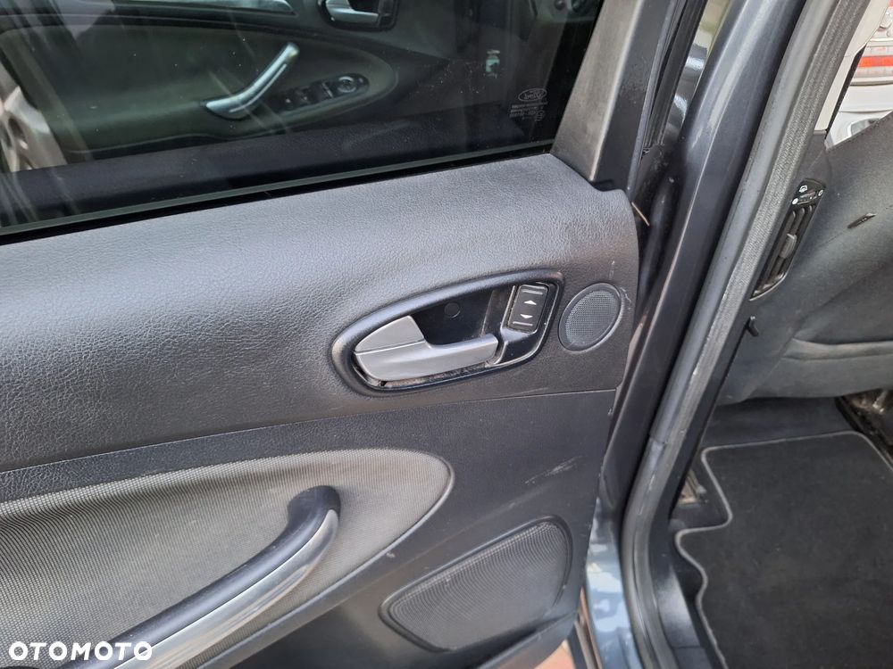 Ford S-Max 2.0 Viva Titanium - 32