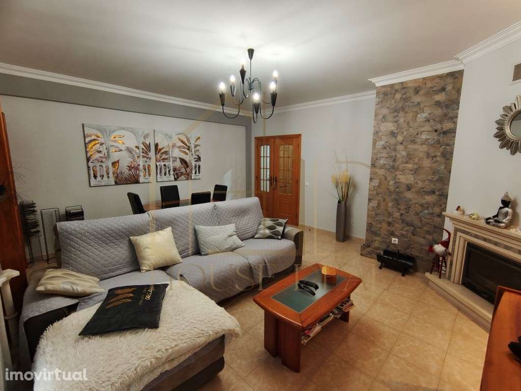 Espaçoso Apartamento T3 com Terraço. Baixa da Banheira - Grande imagem: 3/55