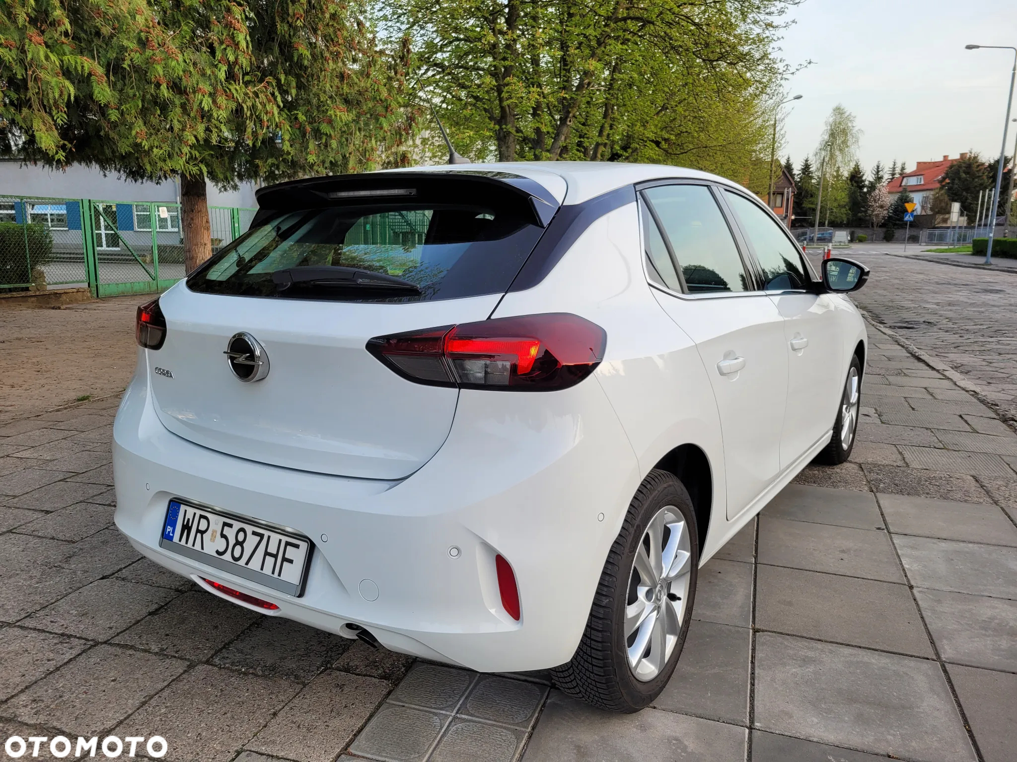 Opel Corsa 1.2 Elegance S&S - 9