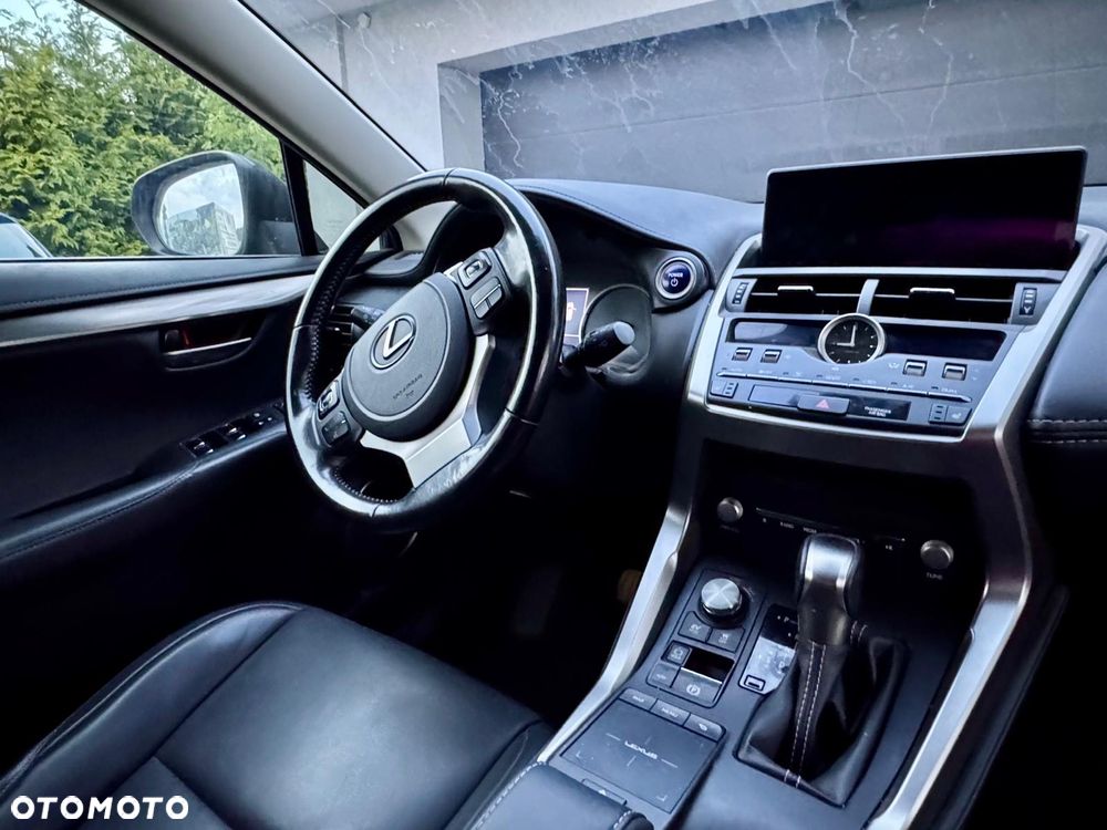Lexus NX 300 F Impression AWD - 12