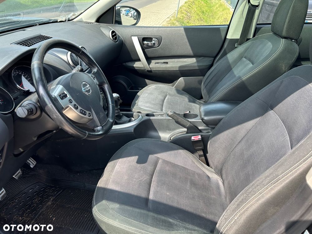 Nissan Qashqai - 22