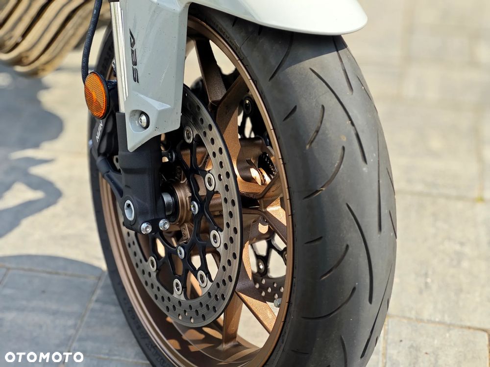 Honda CB - 18