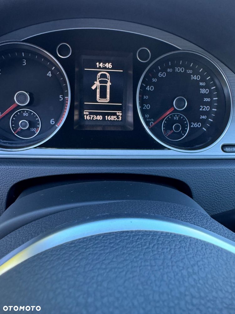 Volkswagen Passat 2.0 TDI Highline R-Style DSG - 33