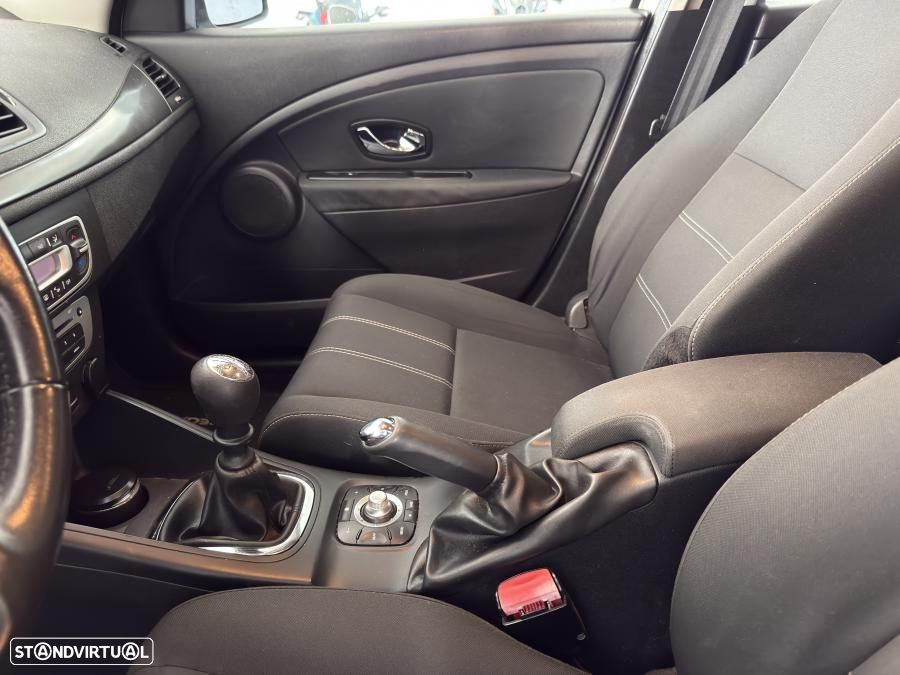 Renault Mégane Sport Tourer 1.5 dCi Dynamique SS - 10