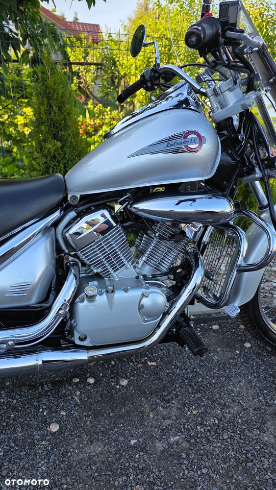 Suzuki Intruder - 4