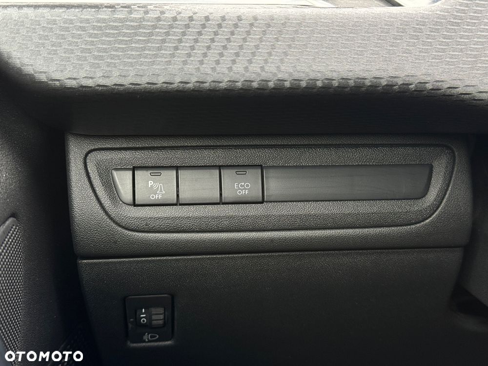 Peugeot 2008 PureTech 110 GPF Stop&Start EAT6 Allure - 19