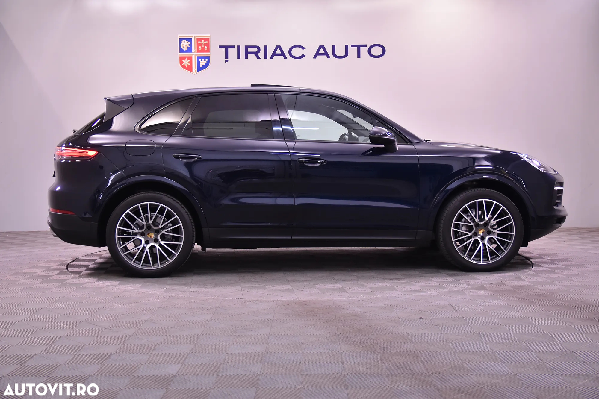 Porsche Cayenne - 6