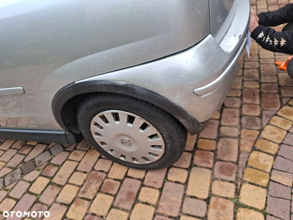 Opel Corsa 1.2 16V Enjoy - 3