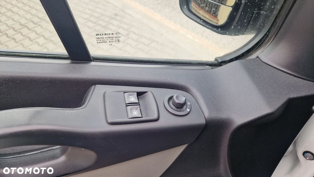 Renault Trafic doka 5 osób - 14