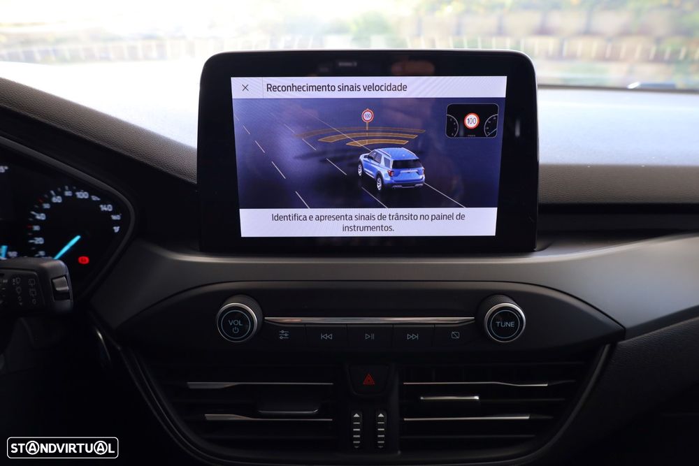 Ford Focus 1.0 EcoBoost MHEV Connected - 34