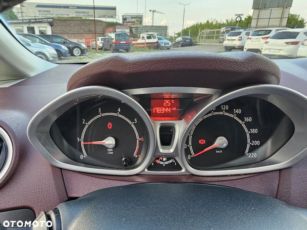 Ford Fiesta 1.4 Titanium - 14