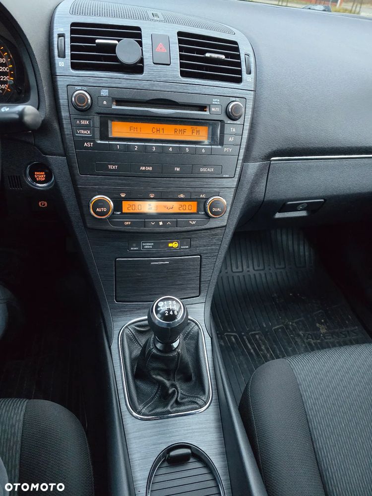 Toyota Avensis - 14