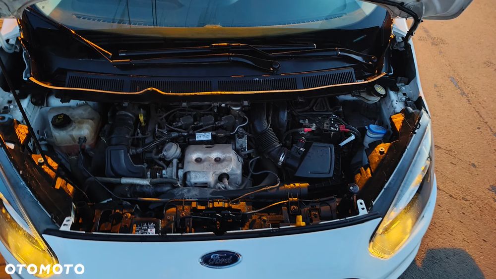 Ford Transit Courier - 9